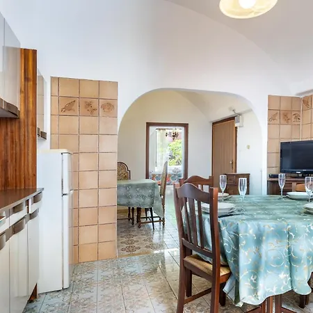 Hostdomus-finalmarina * 菲纳莱利古雷