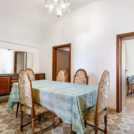 Hostdomus-finalmarina Appartement *