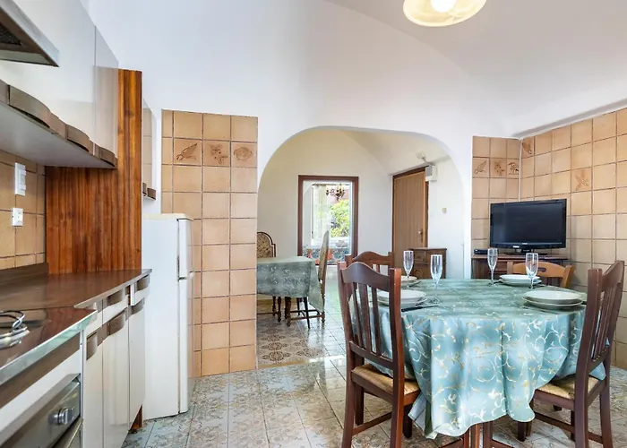 Hostdomus-finalmarina * Finale Ligure